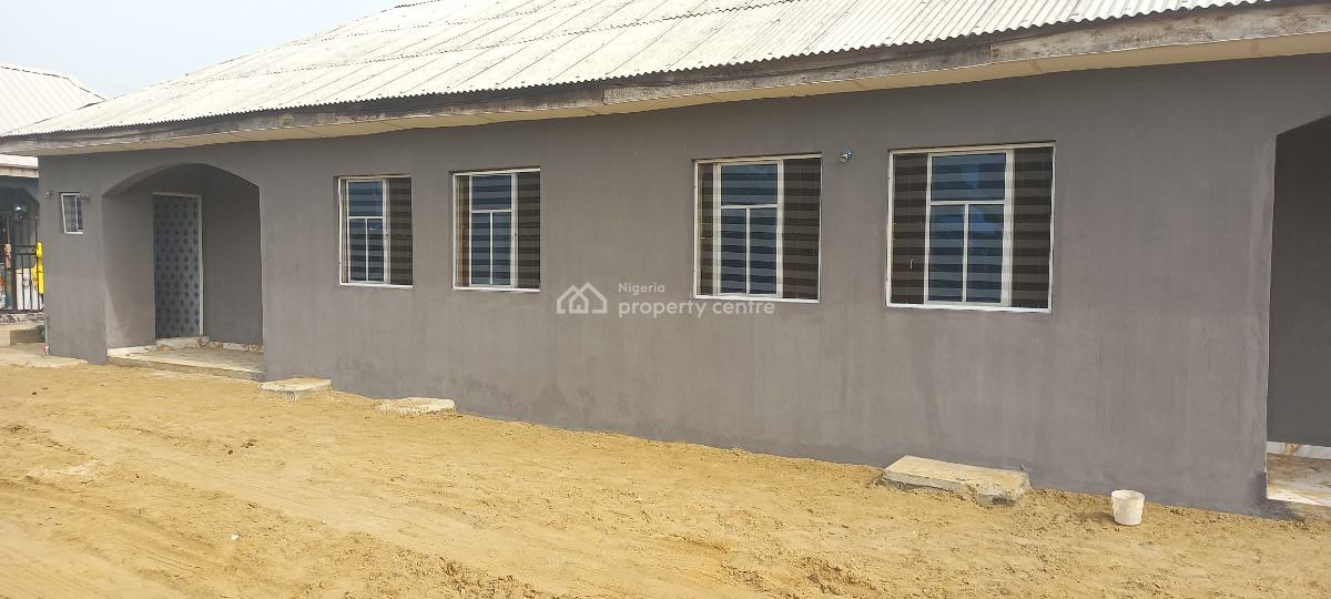 2 Bedroom Flat, 6 Third Avenue Alafia Estate Unity Bus Stop, Ikorodu, Lagos, Flat / Apartment for Rent