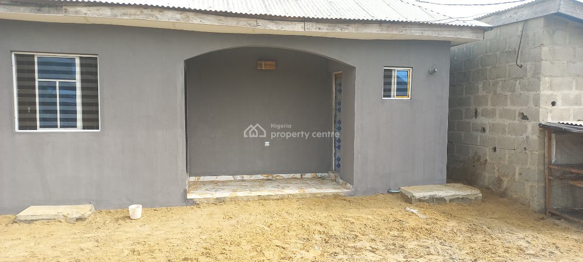 2 Bedroom Flat, 6 Third Avenue Alafia Estate Unity Bus Stop, Ikorodu, Lagos, Flat / Apartment for Rent