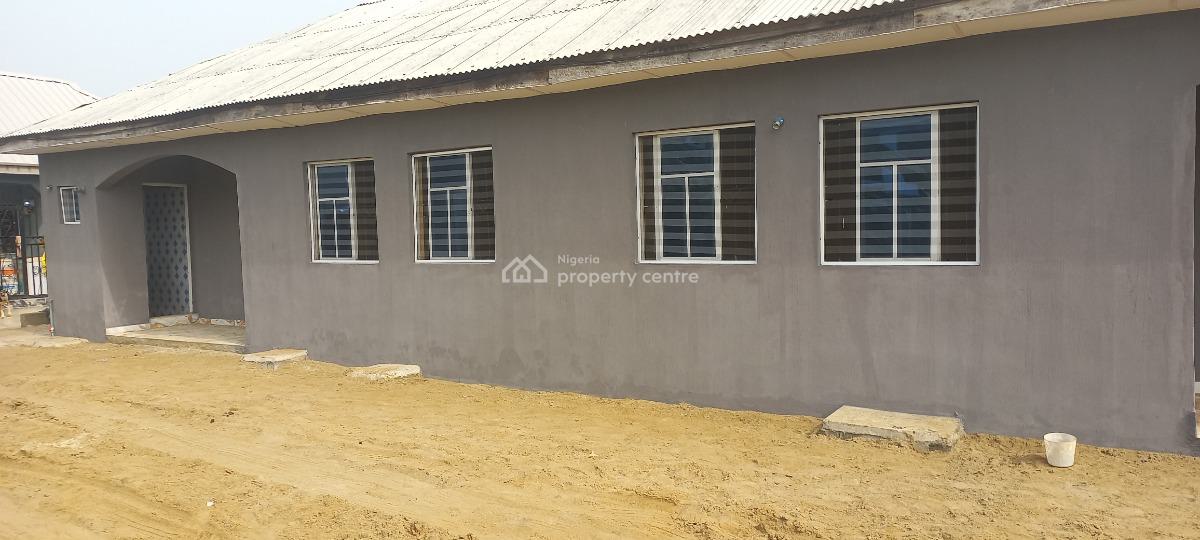 2 Bedroom Flat, 6 Third Avenue Alafia Estate Unity Bus Stop, Ikorodu, Lagos, Flat / Apartment for Rent