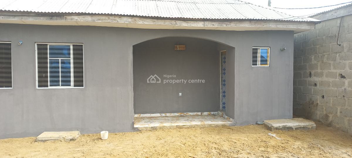 2 Bedroom Flat, 6 Third Avenue Alafia Estate Unity Bus Stop, Ikorodu, Lagos, Flat / Apartment for Rent