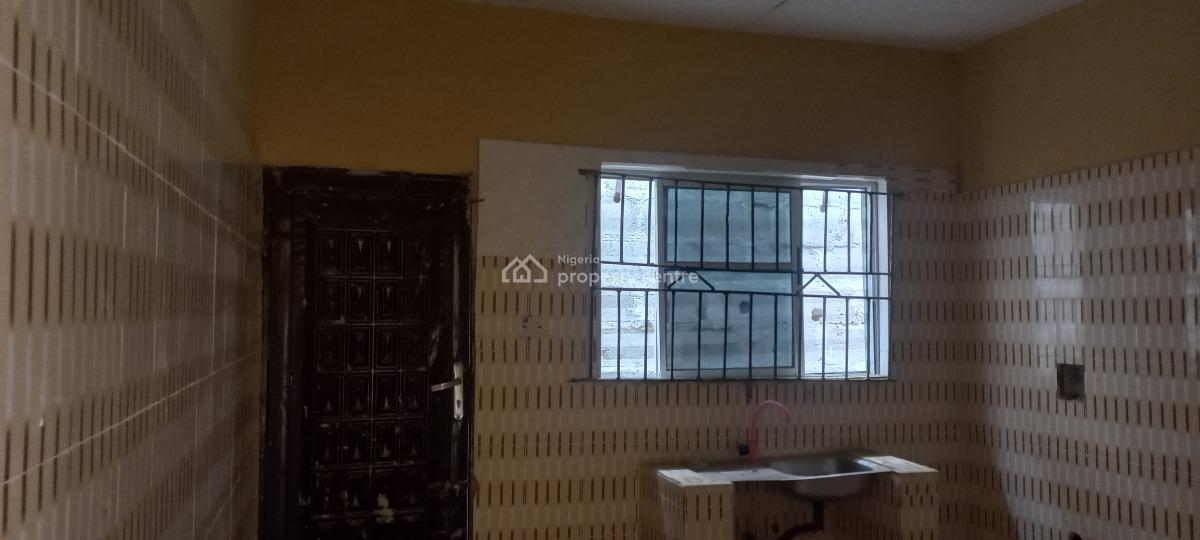 2 Bedroom Flat, 6 Third Avenue Alafia Estate Unity Bus Stop, Ikorodu, Lagos, Flat / Apartment for Rent