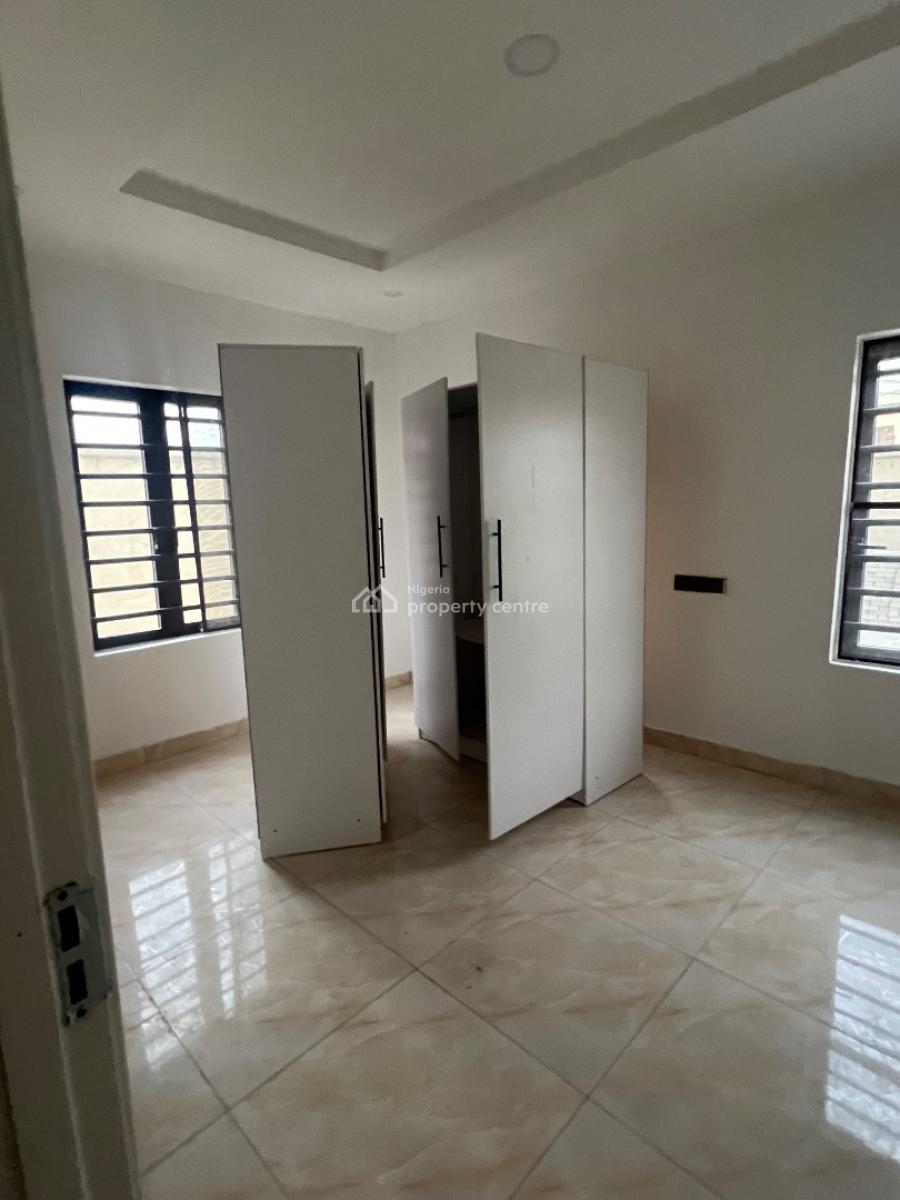Massive 2 Bedroom Apartment Upstairs, Elesekan Bogije Ibeju Lekki Lagos, Bogije, Ibeju Lekki, Lagos, Flat / Apartment for Rent