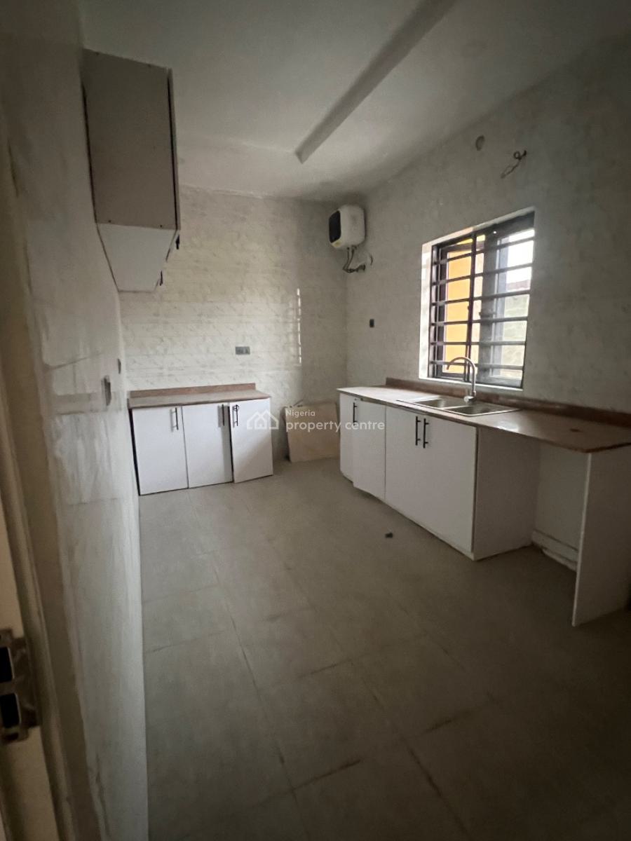Massive 2 Bedroom Apartment Upstairs, Elesekan Bogije Ibeju Lekki Lagos, Bogije, Ibeju Lekki, Lagos, Flat / Apartment for Rent