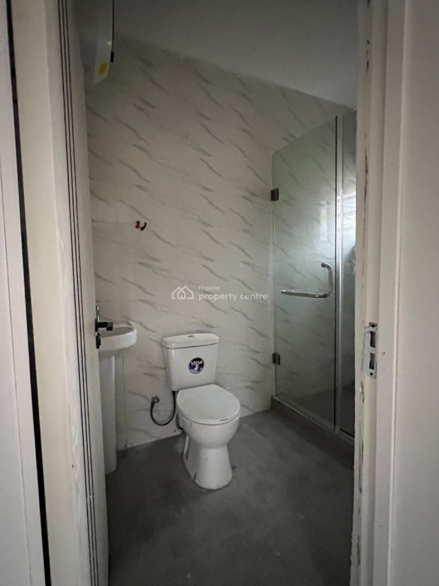 Massive 2 Bedroom Apartment Upstairs, Elesekan Bogije Ibeju Lekki Lagos, Bogije, Ibeju Lekki, Lagos, Flat / Apartment for Rent