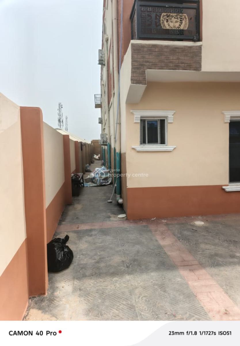 Newly Built Flat, Yaba, Lagos, Flat / Apartment for Rent