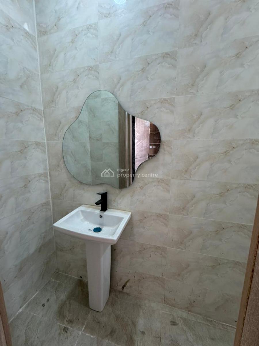 Executive 2 Bedroom Flat, Ologolo, Lekki, Lagos, Flat / Apartment for Rent