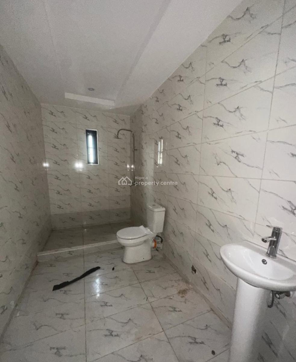 Newly Built and Serviced with 24/7 Power Supply 4 Bedroom En-suite Tow, Lekki Phase 1, Lekki, Lagos, Terraced Duplex for Rent