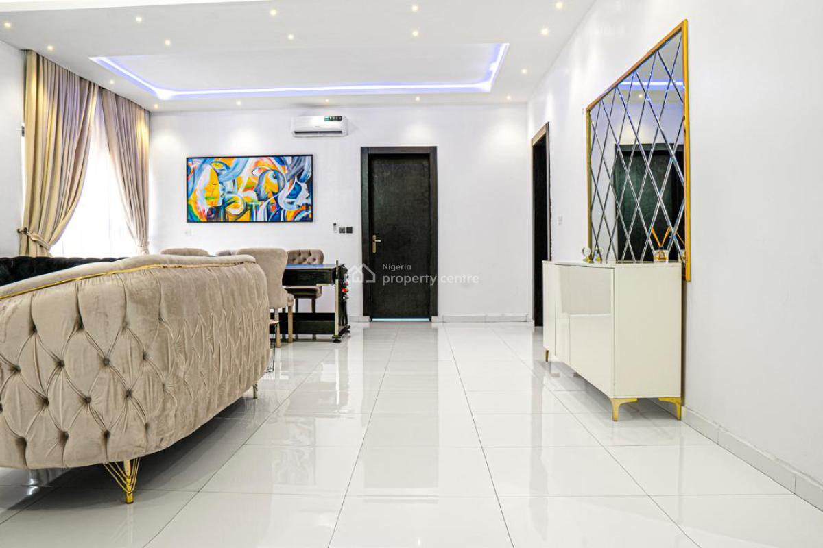 Well Finished and  Well Furnished 3 Bedroom Flat with Bq O, Back of Evacare Hospital, Lekki Phase 1, Lekki, Lagos, Flat / Apartment for Rent