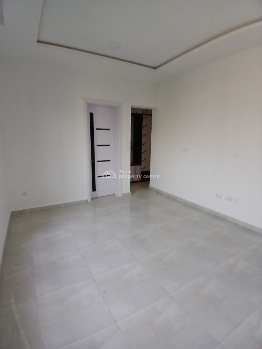 Newly Built and Serviced with 24/7 Power Supply 3 Bedroom En-suite Fla, Lekki Phase 1, Lekki, Lagos, Flat / Apartment for Sale