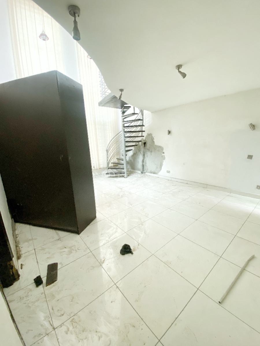 a Well Maintained Spacious 4 Bedroom Terrace Duplex, Gra Phase 2, Magodo, Lagos, Terraced Duplex for Rent