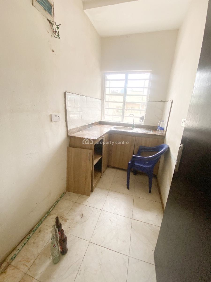 Mini Flat, Gra Phase 1, Magodo, Lagos, Mini Flat (room and Parlour) for Rent
