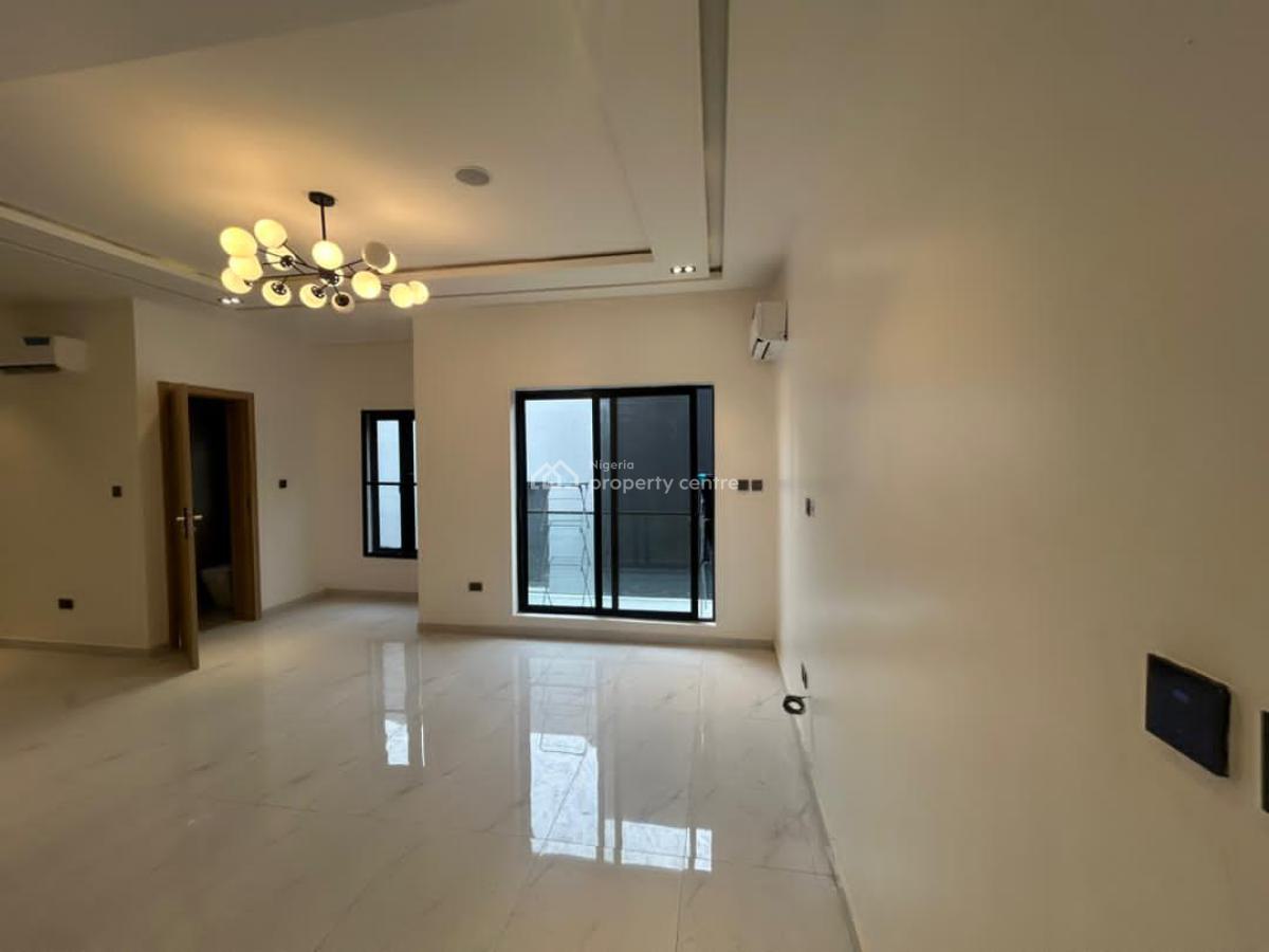 Smart 2 Bedrooms Ensuite, Toyota Road, Ikate Elegushi, Lekki, Lagos, Flat / Apartment for Sale