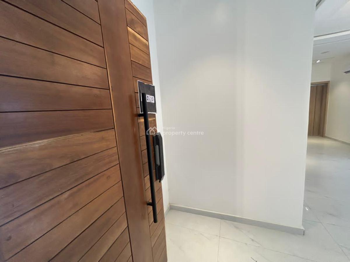 Smart 2 Bedrooms Ensuite, Toyota Road, Ikate Elegushi, Lekki, Lagos, Flat / Apartment for Sale