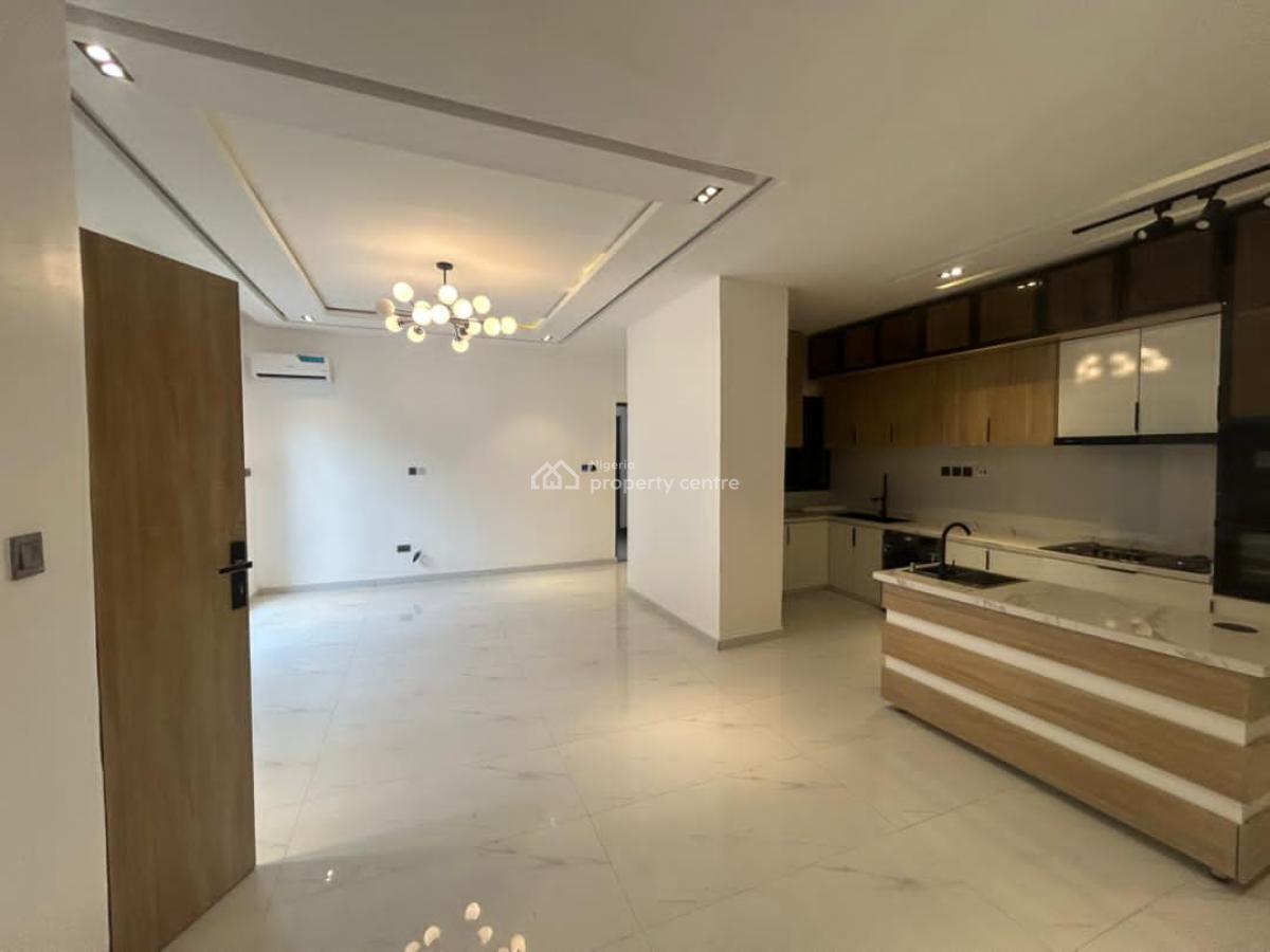 Smart 2 Bedrooms Ensuite, Toyota Road, Ikate Elegushi, Lekki, Lagos, Flat / Apartment for Sale