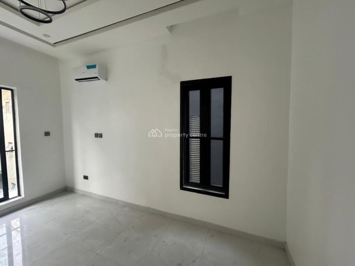 Smart 2 Bedrooms Ensuite, Toyota Road, Ikate Elegushi, Lekki, Lagos, Flat / Apartment for Sale