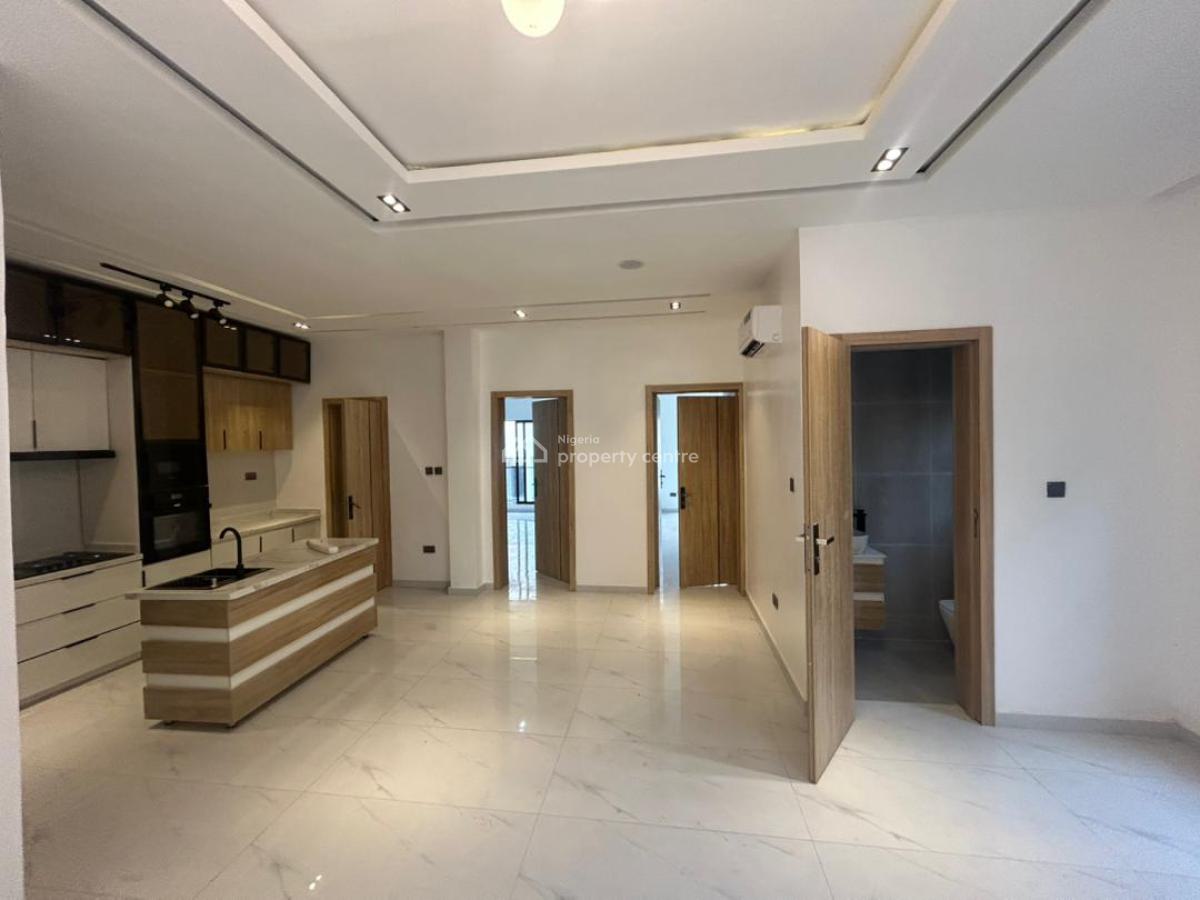 Smart 2 Bedrooms Ensuite, Toyota Road, Ikate Elegushi, Lekki, Lagos, Flat / Apartment for Sale