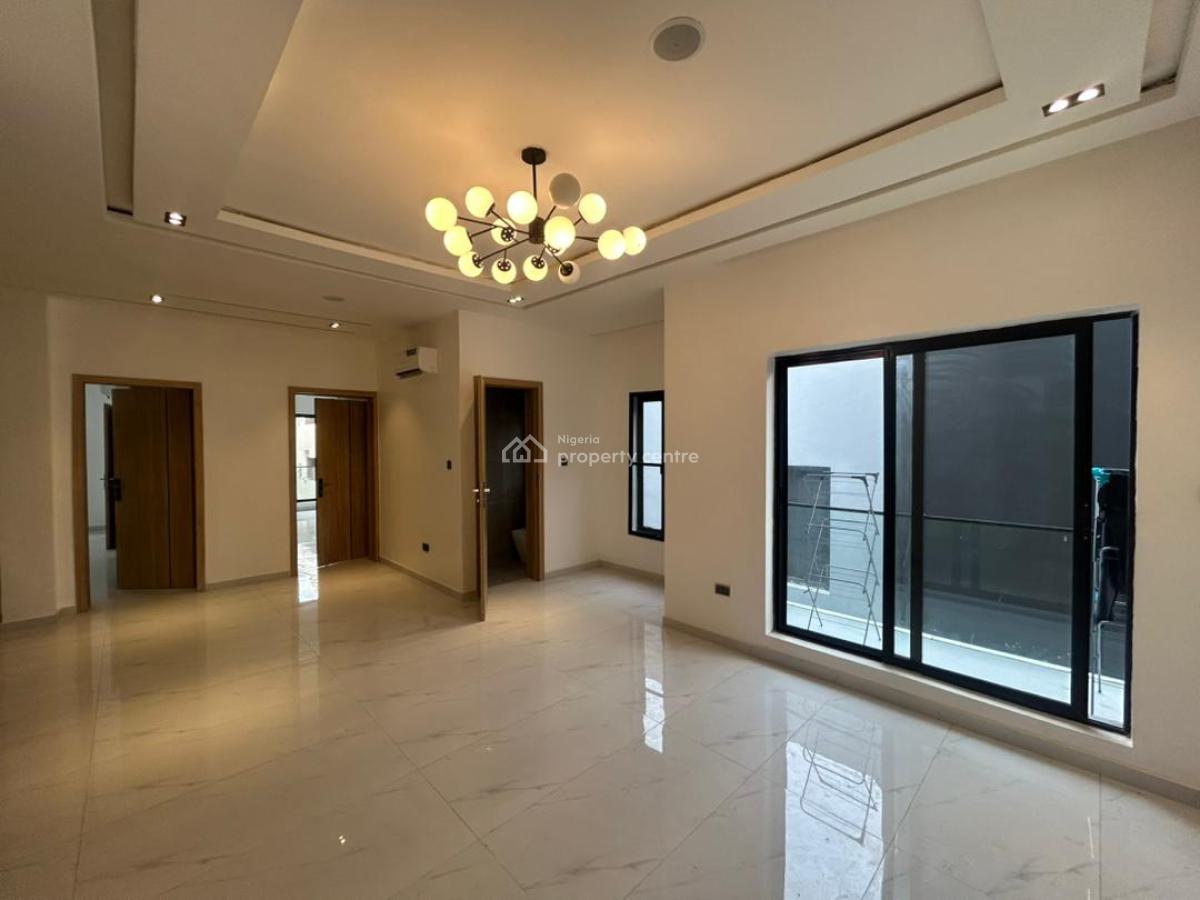 Smart 2 Bedrooms Ensuite, Toyota Road, Ikate Elegushi, Lekki, Lagos, Flat / Apartment for Sale