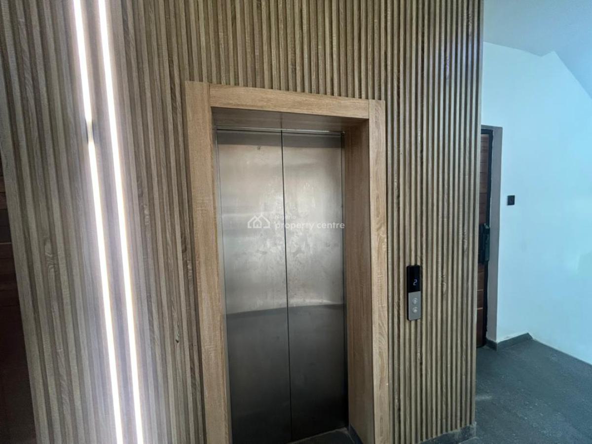 Smart 2 Bedrooms Ensuite, Toyota Road, Ikate Elegushi, Lekki, Lagos, Flat / Apartment for Sale