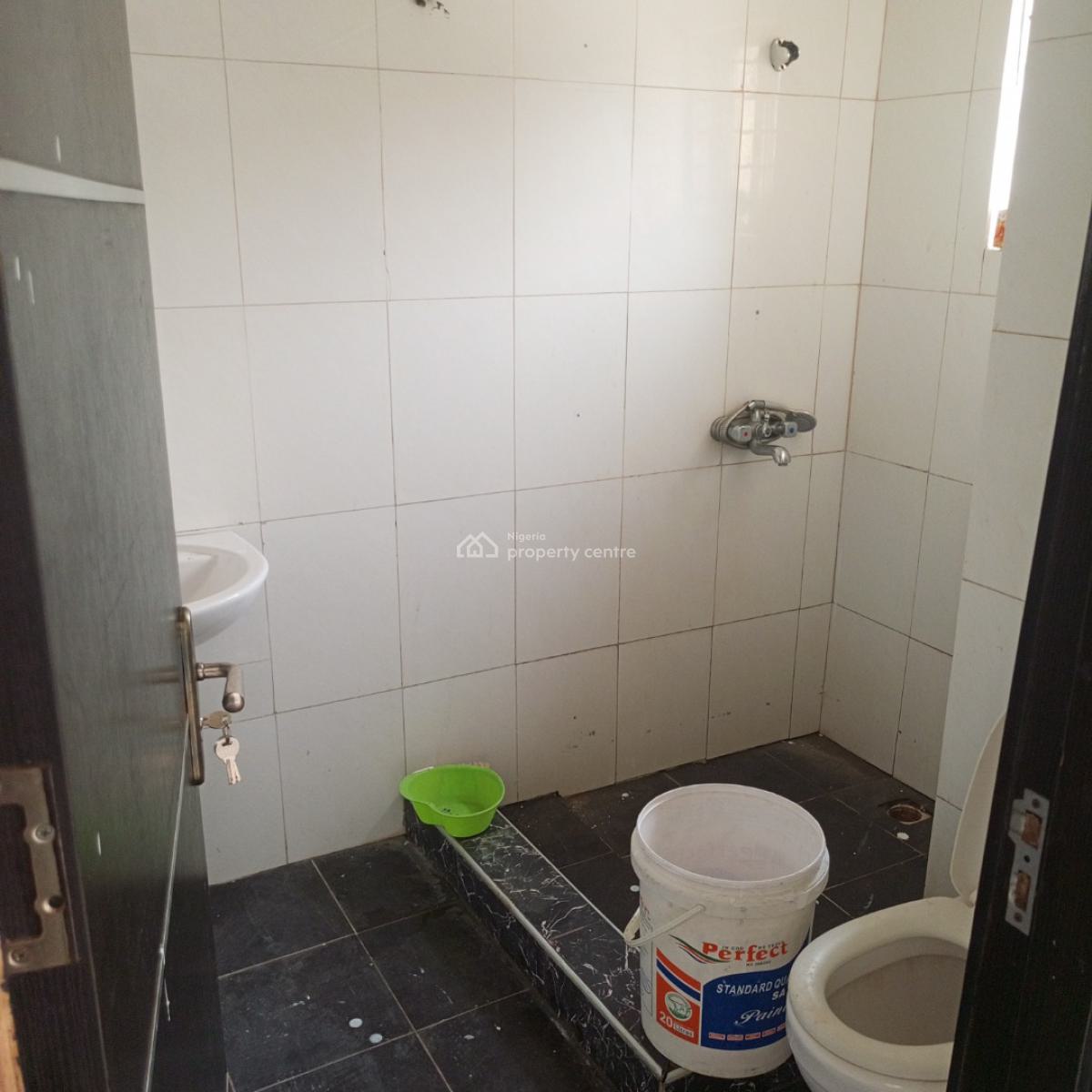 Spacious and Sharp 3bedroom Apartment (downstairs), Sunnyvilla Estate Badore Ajah-lekki, Badore, Ajah, Lagos, Flat / Apartment for Rent