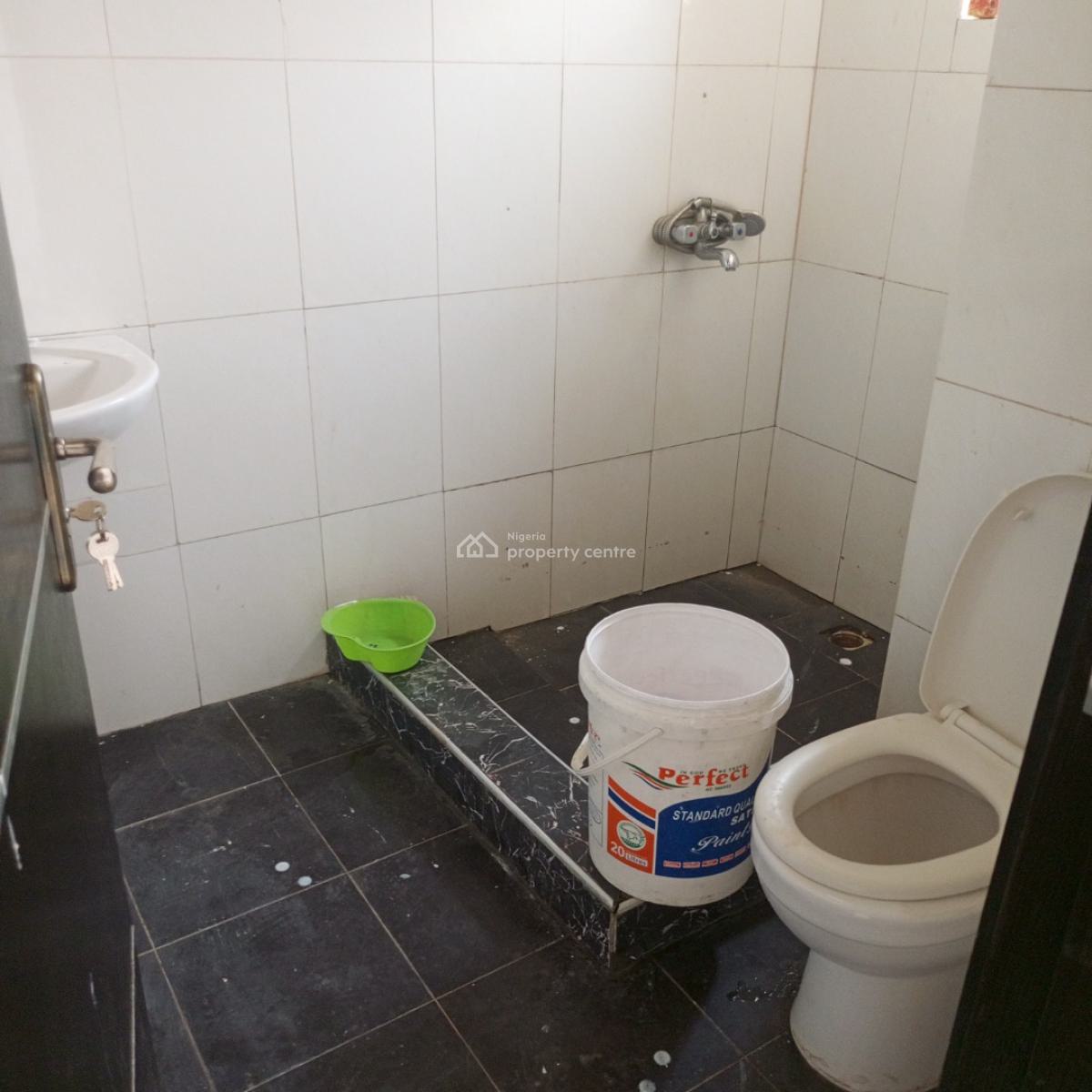 Spacious and Sharp 3bedroom Apartment (downstairs), Sunnyvilla Estate Badore Ajah-lekki, Badore, Ajah, Lagos, Flat / Apartment for Rent