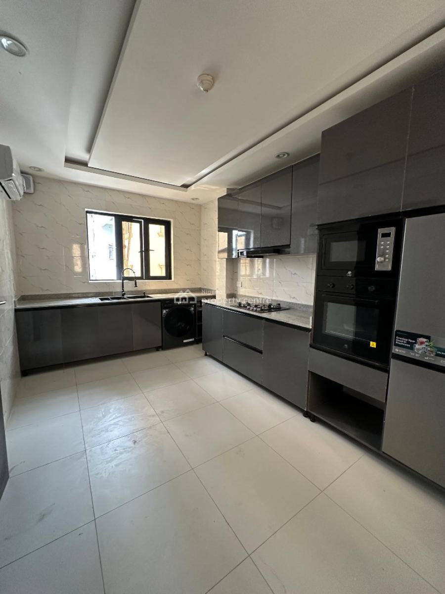 Neatly Built 2bedroom Apartment in Lekki Phase One, Lekki Phase One ,lekki ,lagos ,nigeria, Lekki Phase 1, Lekki, Lagos, Flat / Apartment for Sale