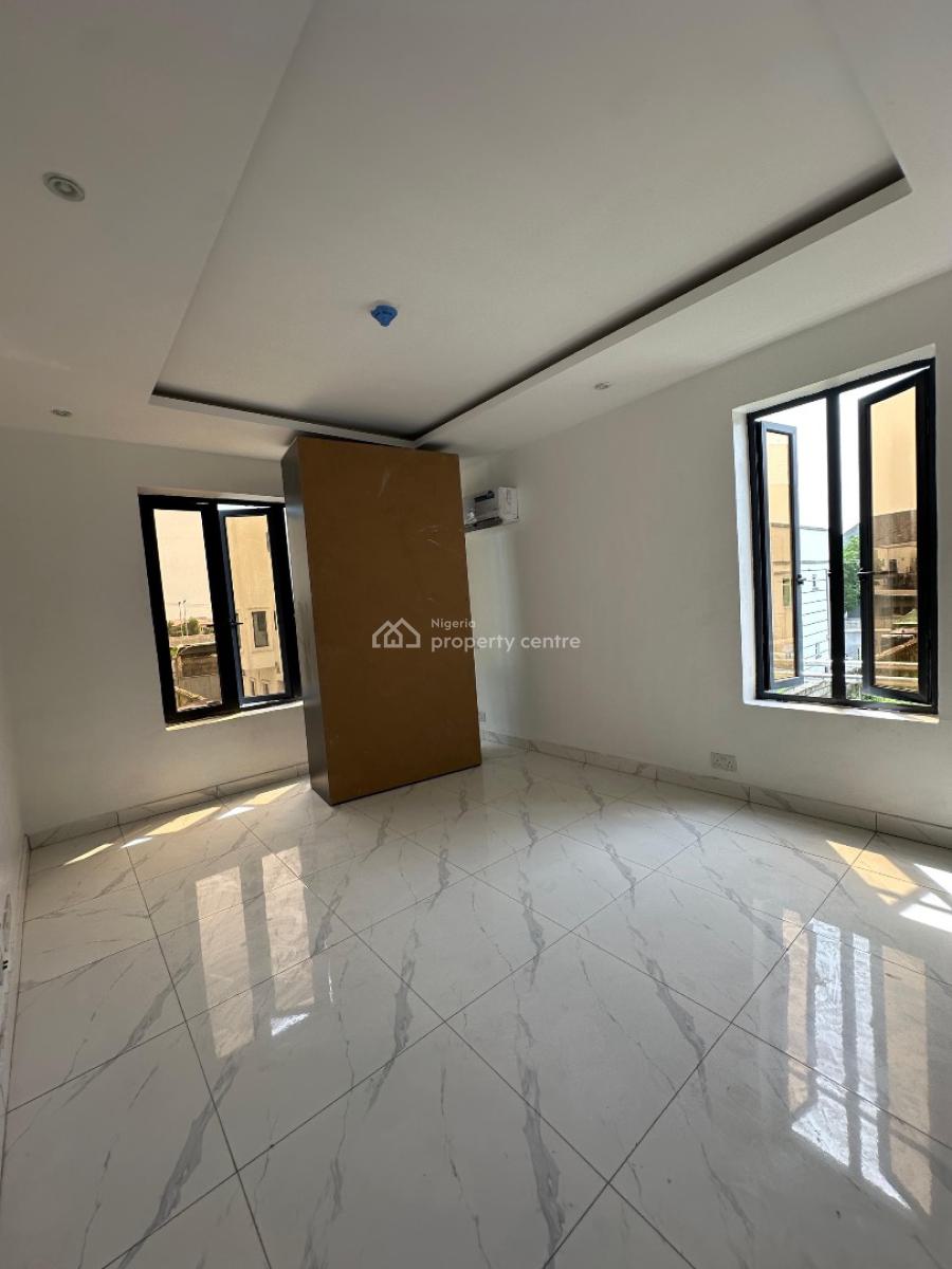 Neatly Built 2bedroom Apartment in Lekki Phase One, Lekki Phase One ,lekki ,lagos ,nigeria, Lekki Phase 1, Lekki, Lagos, Flat / Apartment for Sale