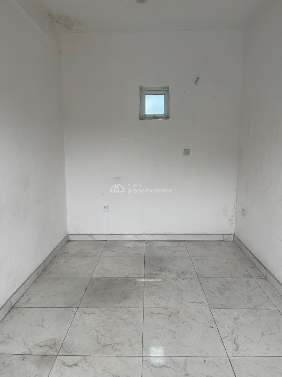 Shop on a Busy Major Road Upstairs, Majek, Sangotedo, Ajah, Lagos, Shop for Rent