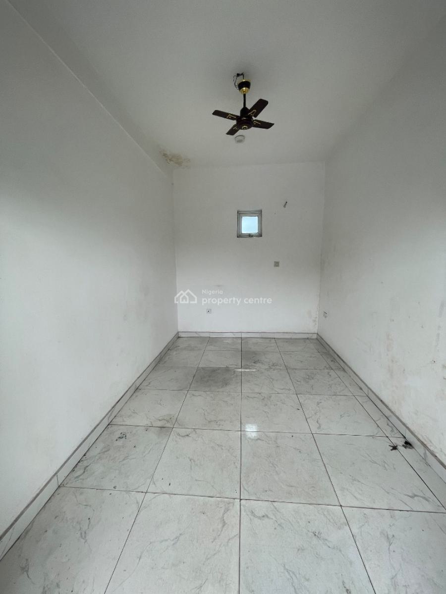 Shop on a Busy Major Road Upstairs, Majek, Sangotedo, Ajah, Lagos, Shop for Rent