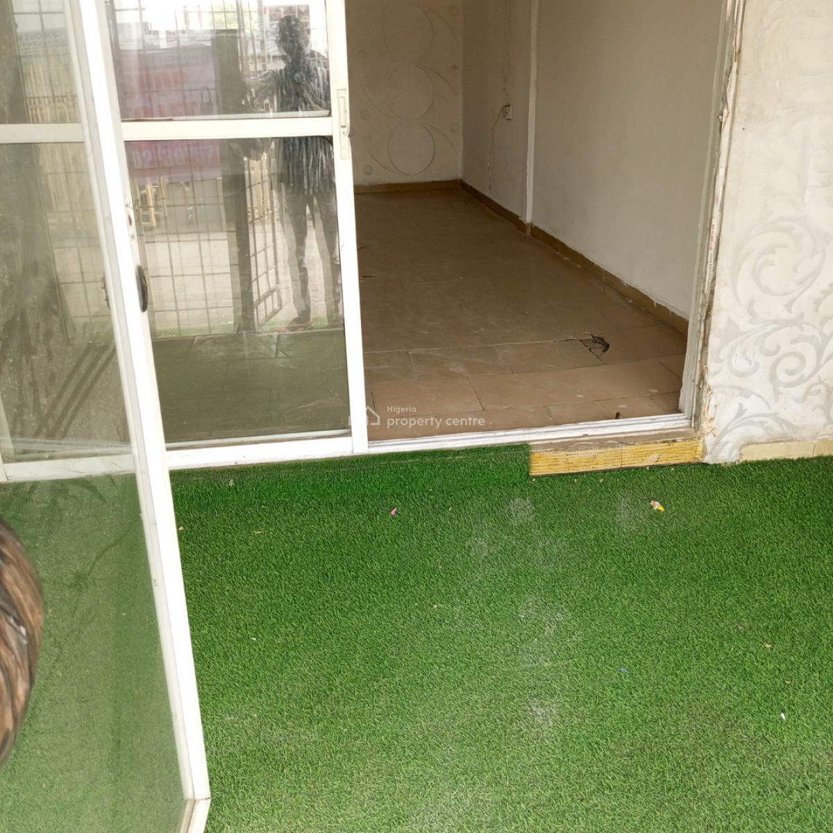 Spacious and Sharp Shop Facing The Road, Ado Road Ajah-lekki, Ado, Ajah, Lagos, Shop for Rent