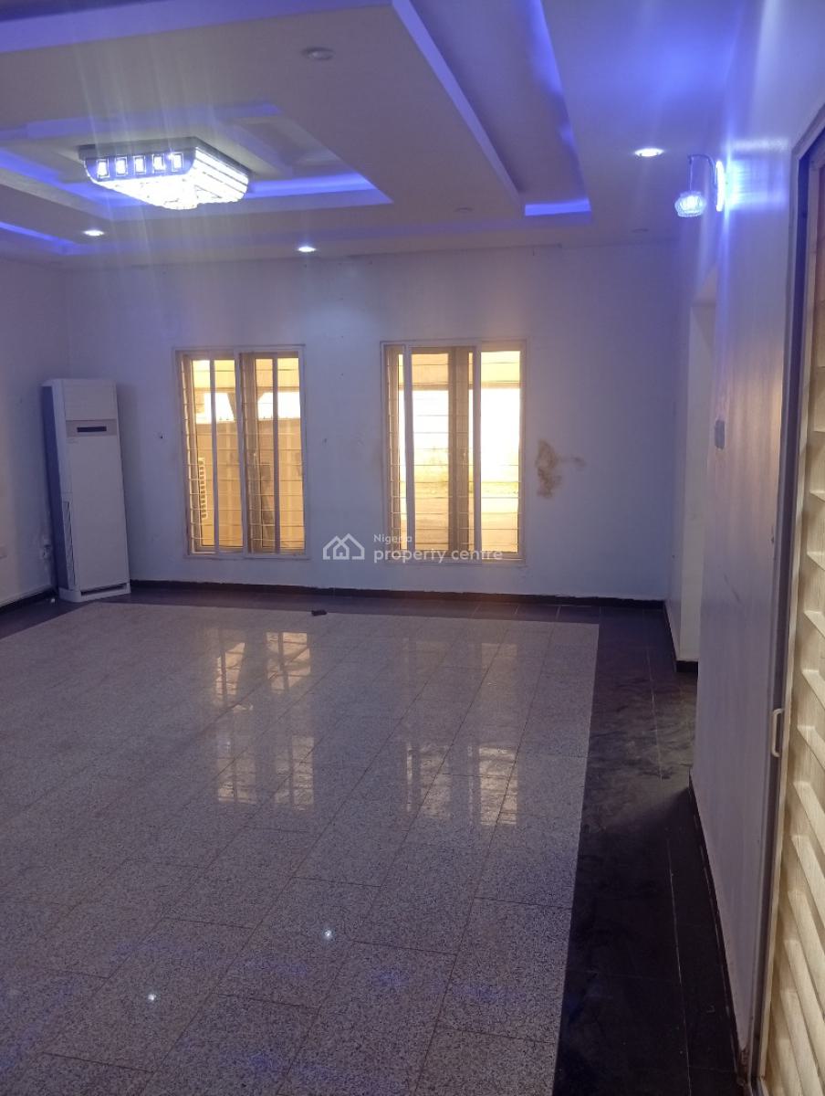 Newly Vacated 4bedroom Terrace Duplex No Bq, American International School, Durumi, Abuja, Terraced Duplex for Rent