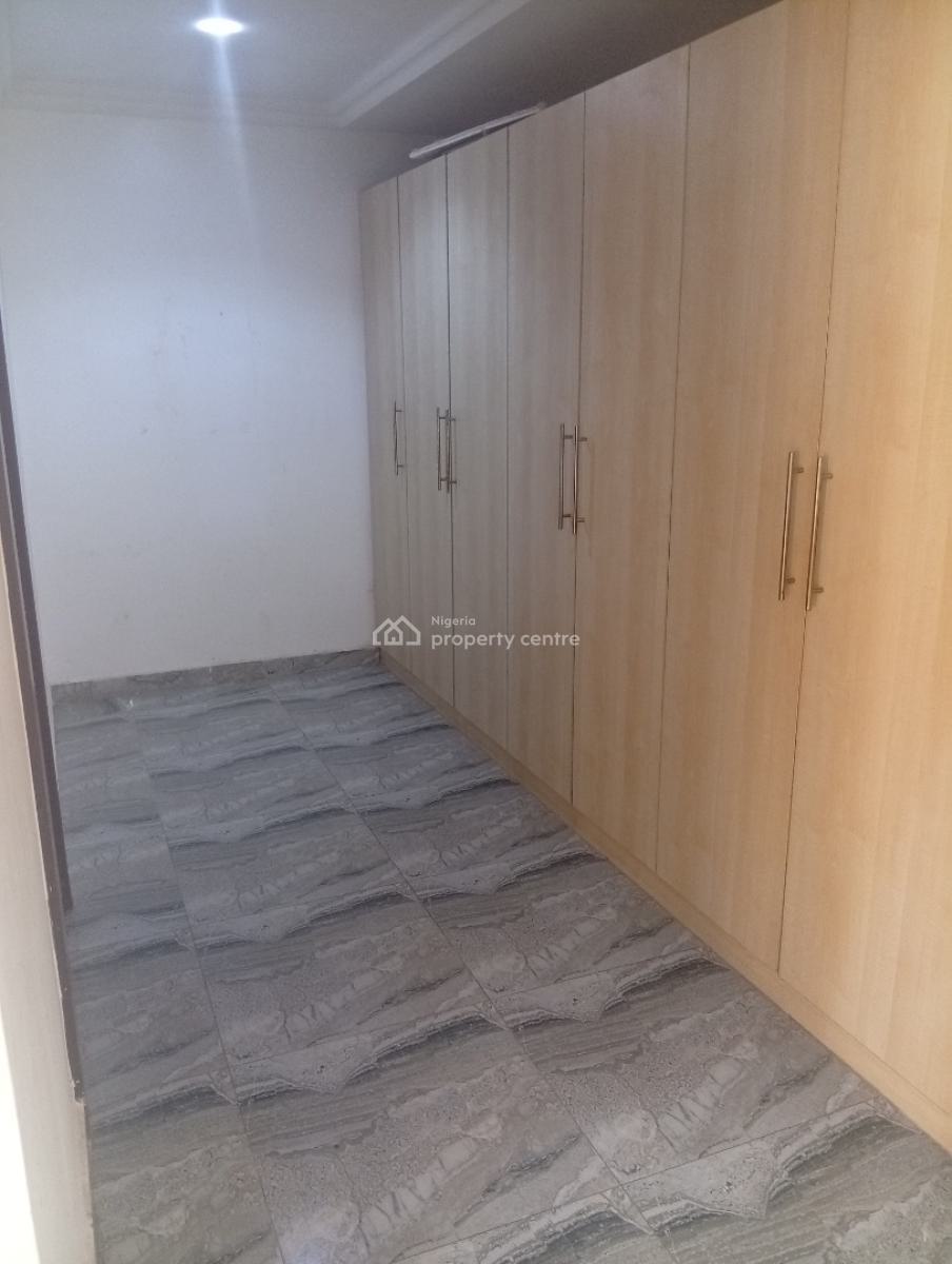 Newly Vacated 4bedroom Terrace Duplex No Bq, American International School, Durumi, Abuja, Terraced Duplex for Rent