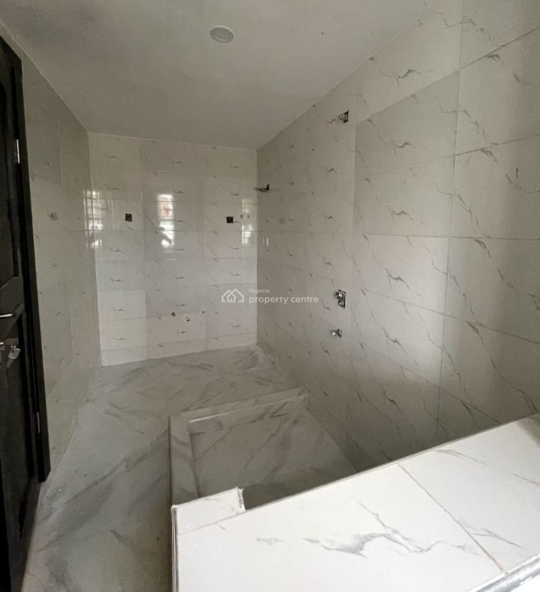 3 Bedroom Apartment, Surulere, Lagos, Flat / Apartment for Sale