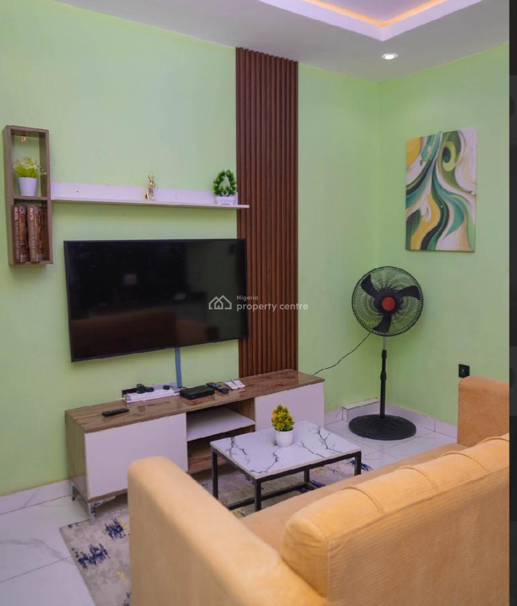 Luxury 1 Bedroom Apartment with Cinema and Pool, Housekeeping,wifi,cctv, Car Park Space and Lots More, Lekki, Lagos, Flat / Apartment Short Let