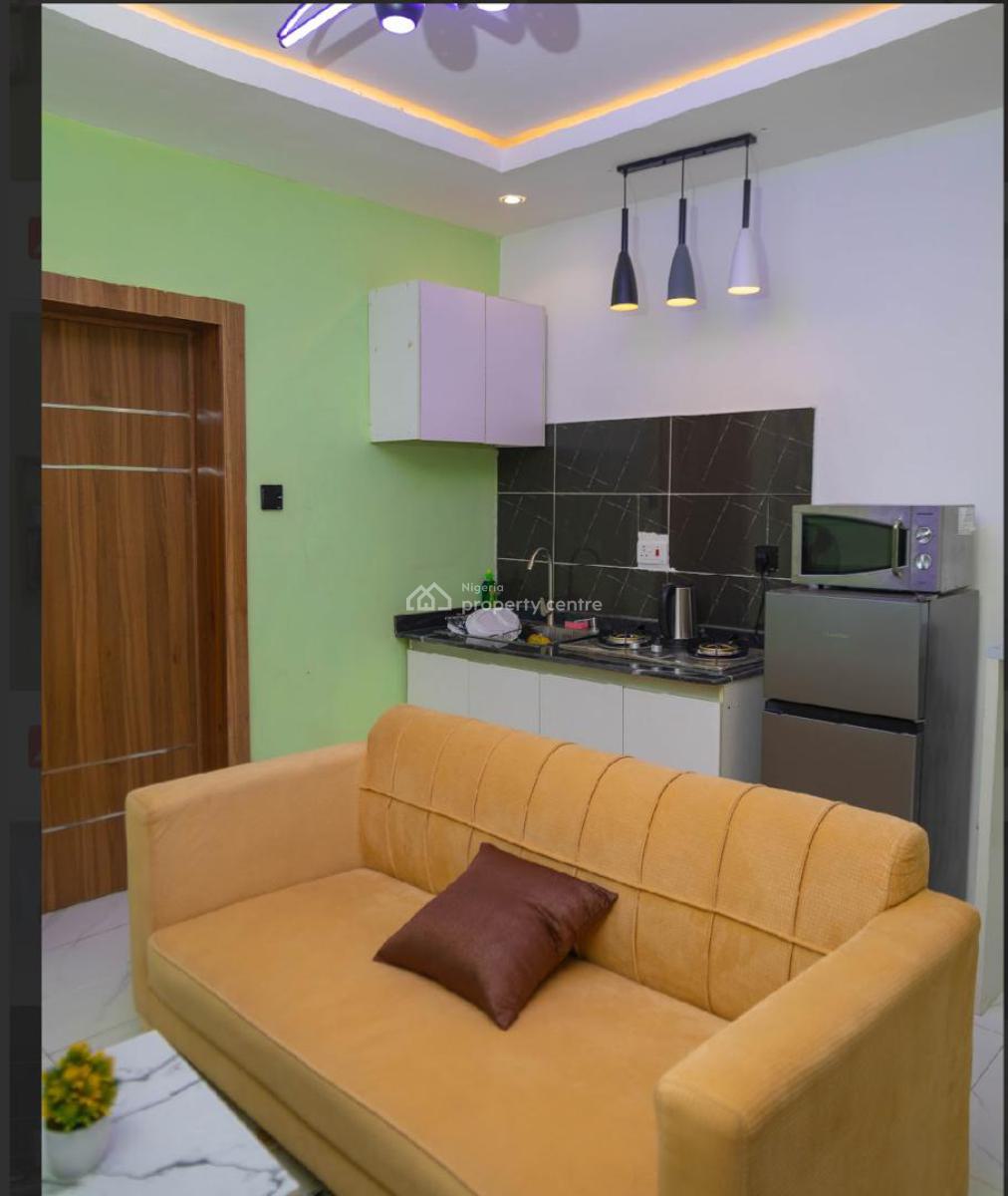 Luxury 1 Bedroom Apartment with Cinema and Pool, Housekeeping,wifi,cctv, Car Park Space and Lots More, Lekki, Lagos, Flat / Apartment Short Let