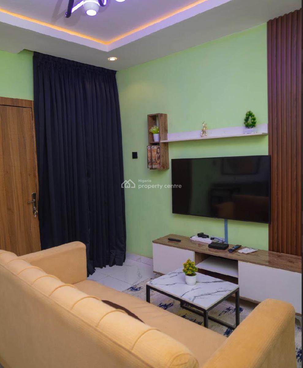 Luxury 1 Bedroom Apartment with Cinema and Pool, Housekeeping,wifi,cctv, Car Park Space and Lots More, Lekki, Lagos, Flat / Apartment Short Let