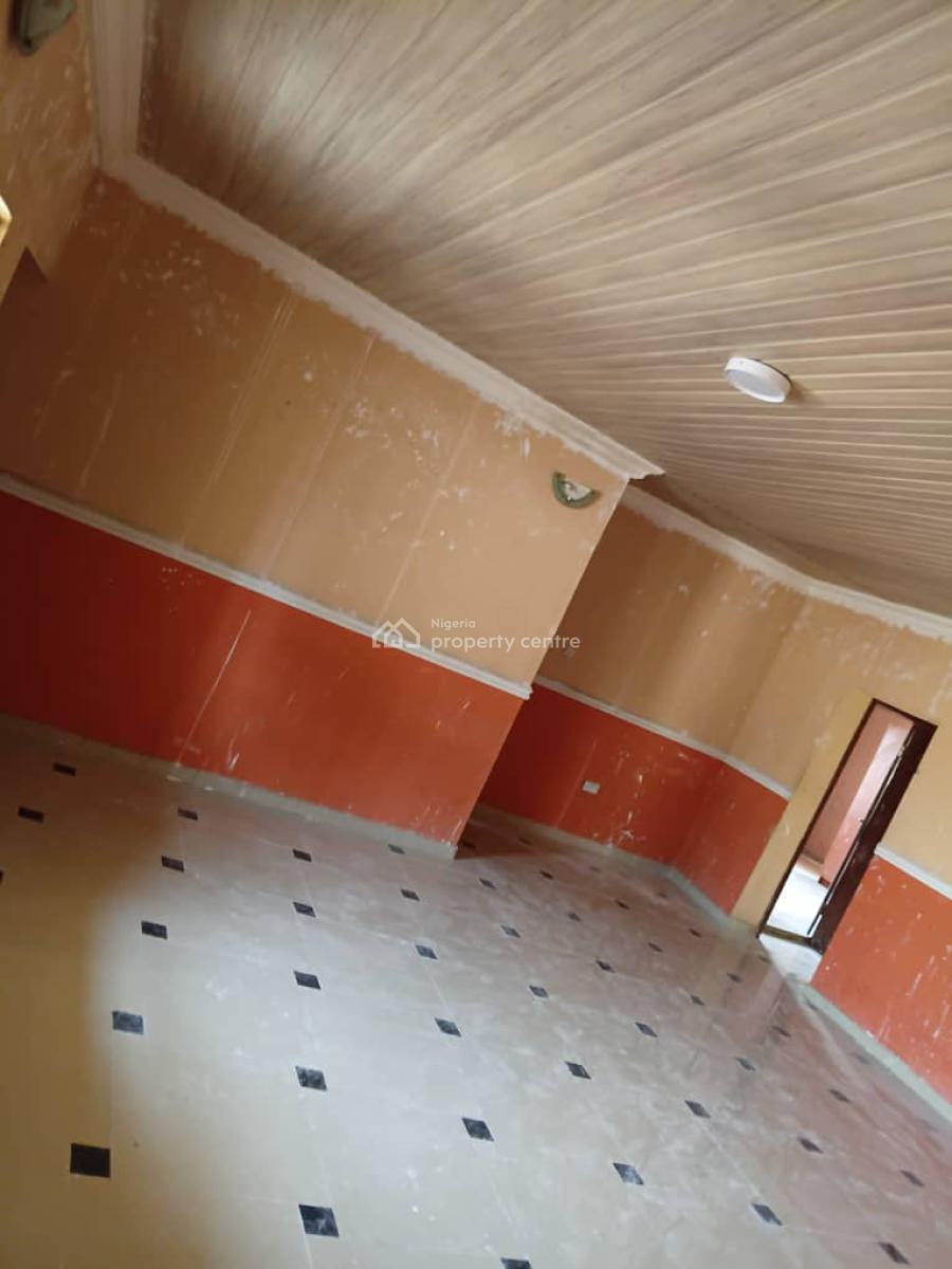 3brm Flat All Rooms Ensuite Upstairs in a Gated Close Around Omo Onile, Obawole Ifako Ijaya Lga, Ogba, Ikeja, Lagos, Flat / Apartment for Rent