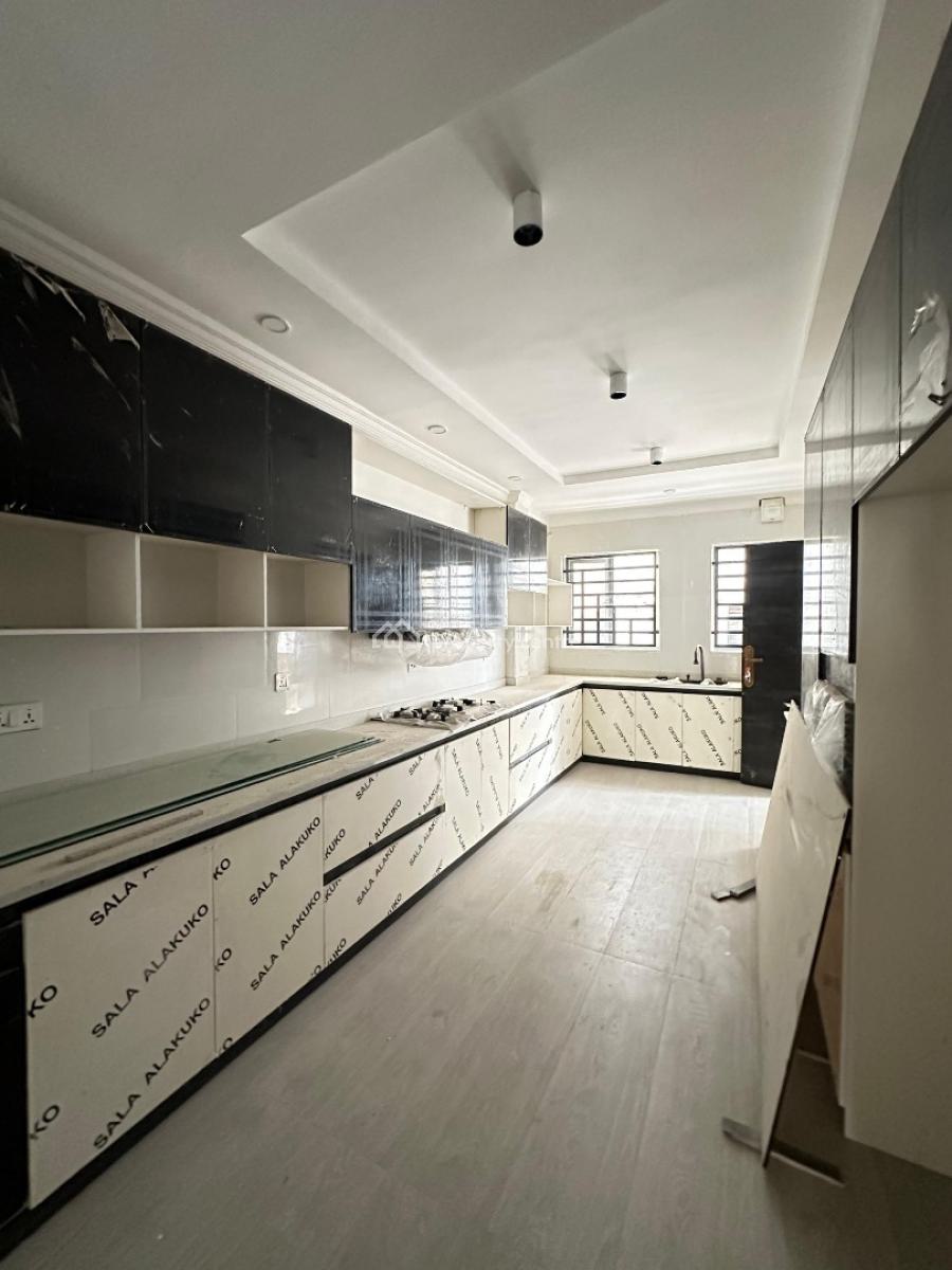 Exquisite 4 Bedroom Apartment, Lekki Phase 1, Lekki, Lagos, Flat / Apartment for Sale