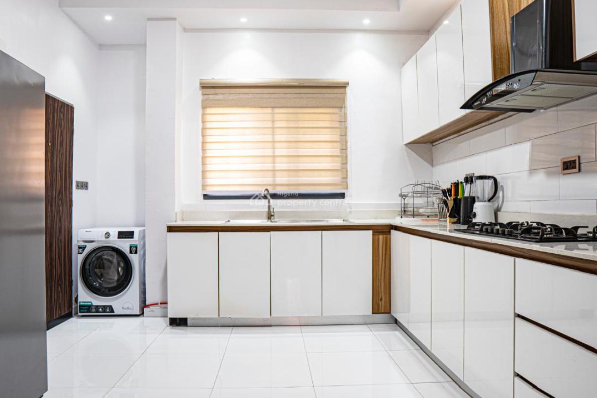 Furnished 3 Bedroom with Bq, Lekki Phase 1, Lekki, Lagos, Flat / Apartment for Rent