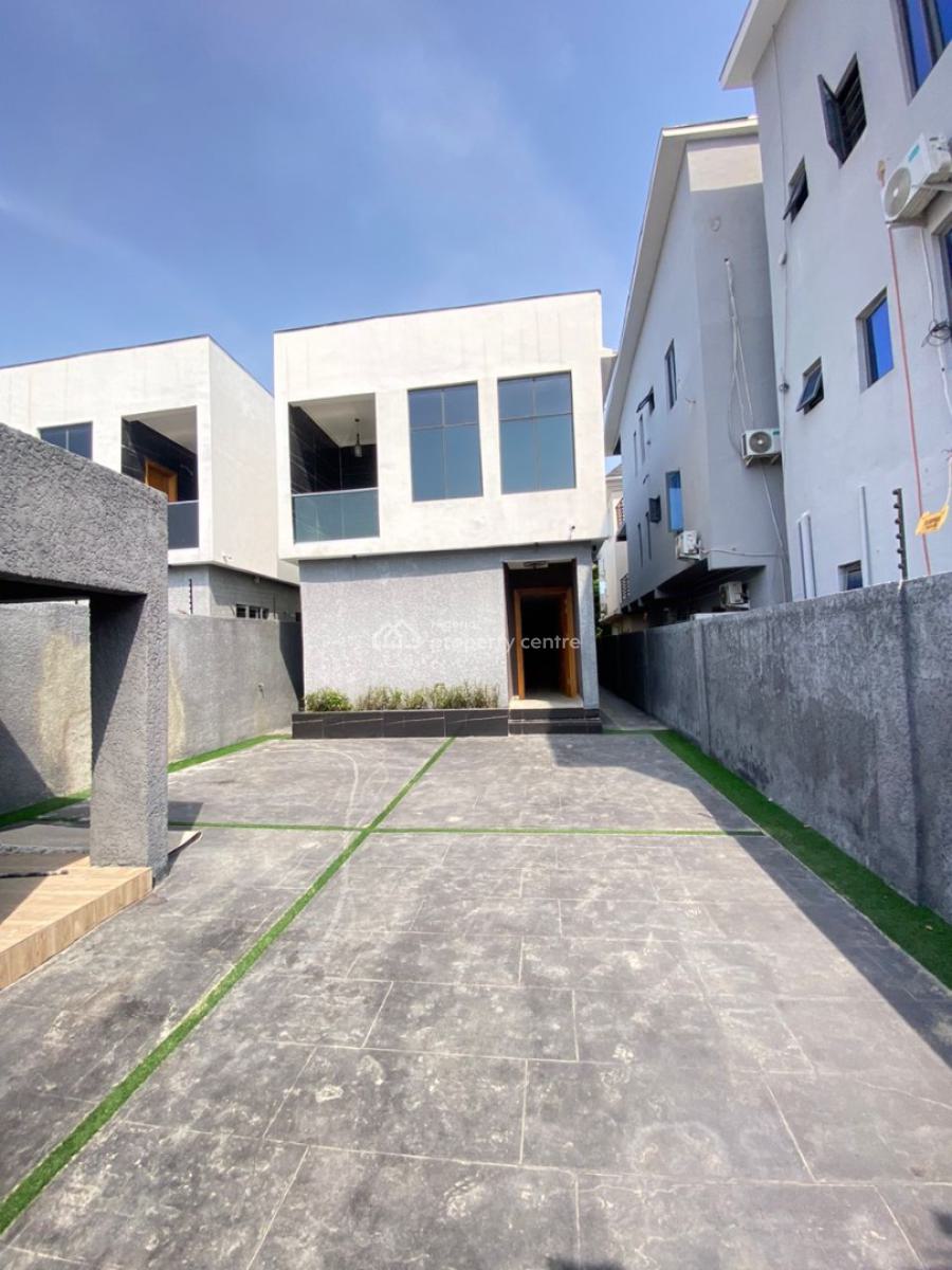 5 Bedroom Fully Detached Duplex with Bq, Ologolo Lekki, Ologolo, Lekki, Lagos, Detached Duplex for Sale