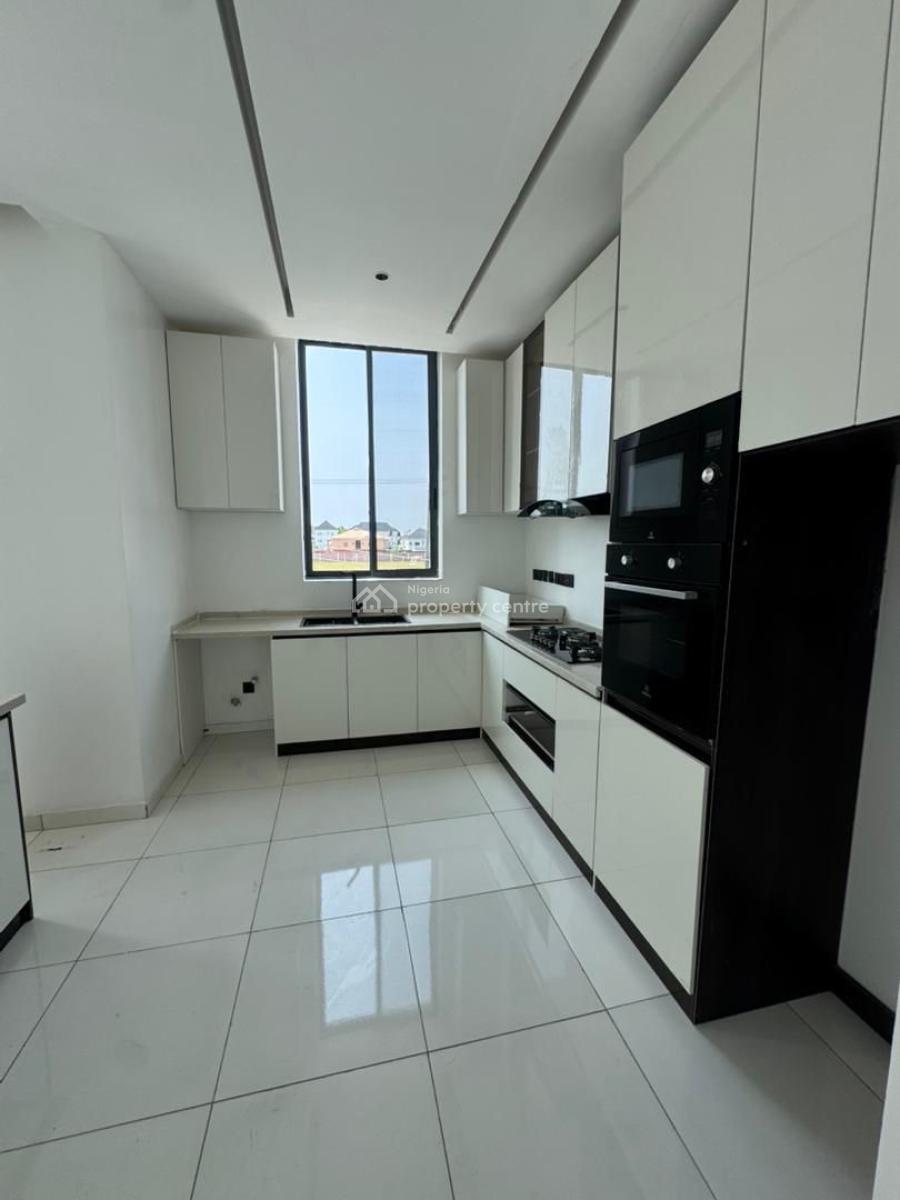 Luxury 2 Bedroom Apartment in a Secured Location, Lekki Phase 1, Lekki, Lagos, Flat / Apartment for Sale