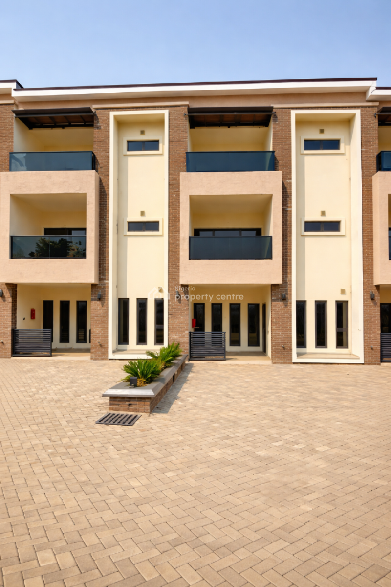 4bedrooms Terrace Duplex with Bq, Tarred Road, Guzape District, Abuja, Terraced Duplex for Rent