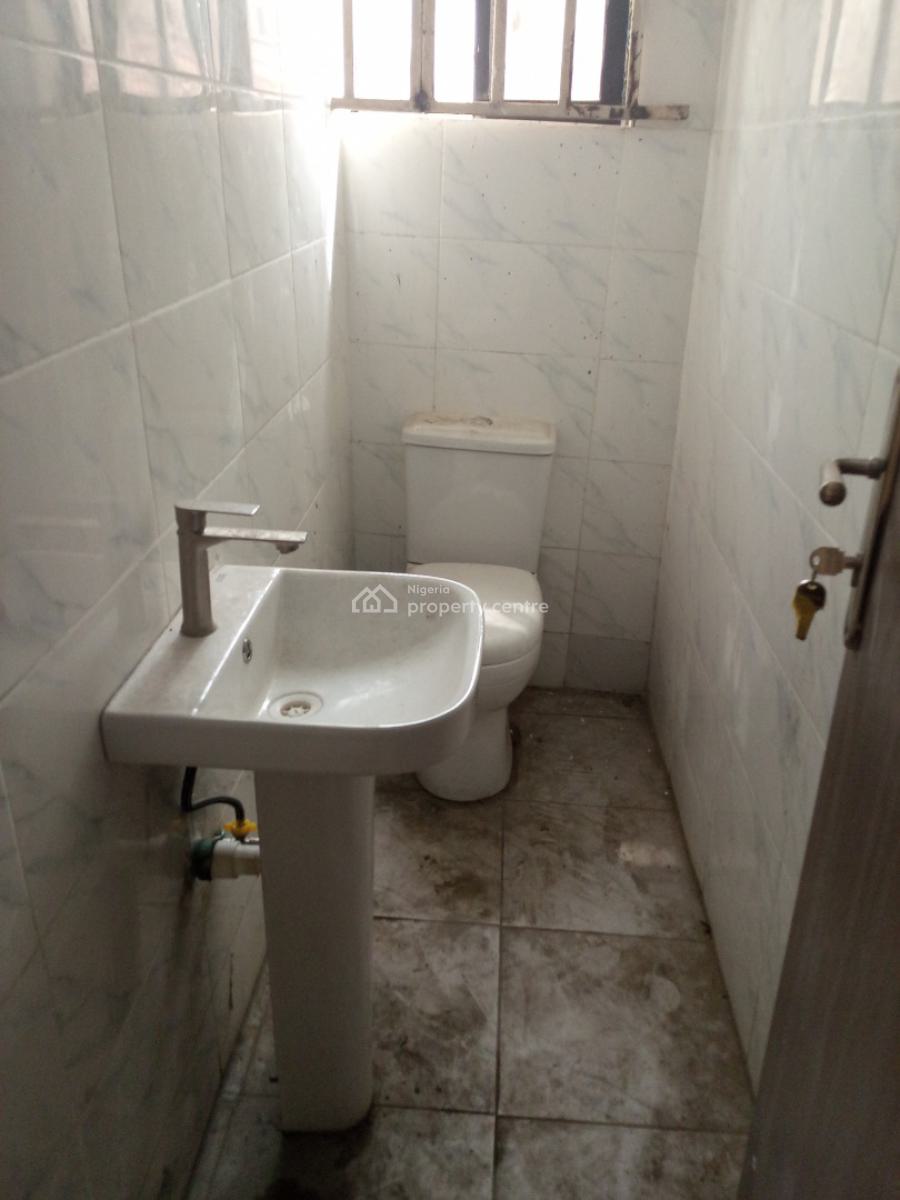 Spacious 2bedroom Flat in an Estate, Off Ogunlana Drive, Surulere, Lagos, Flat / Apartment for Rent