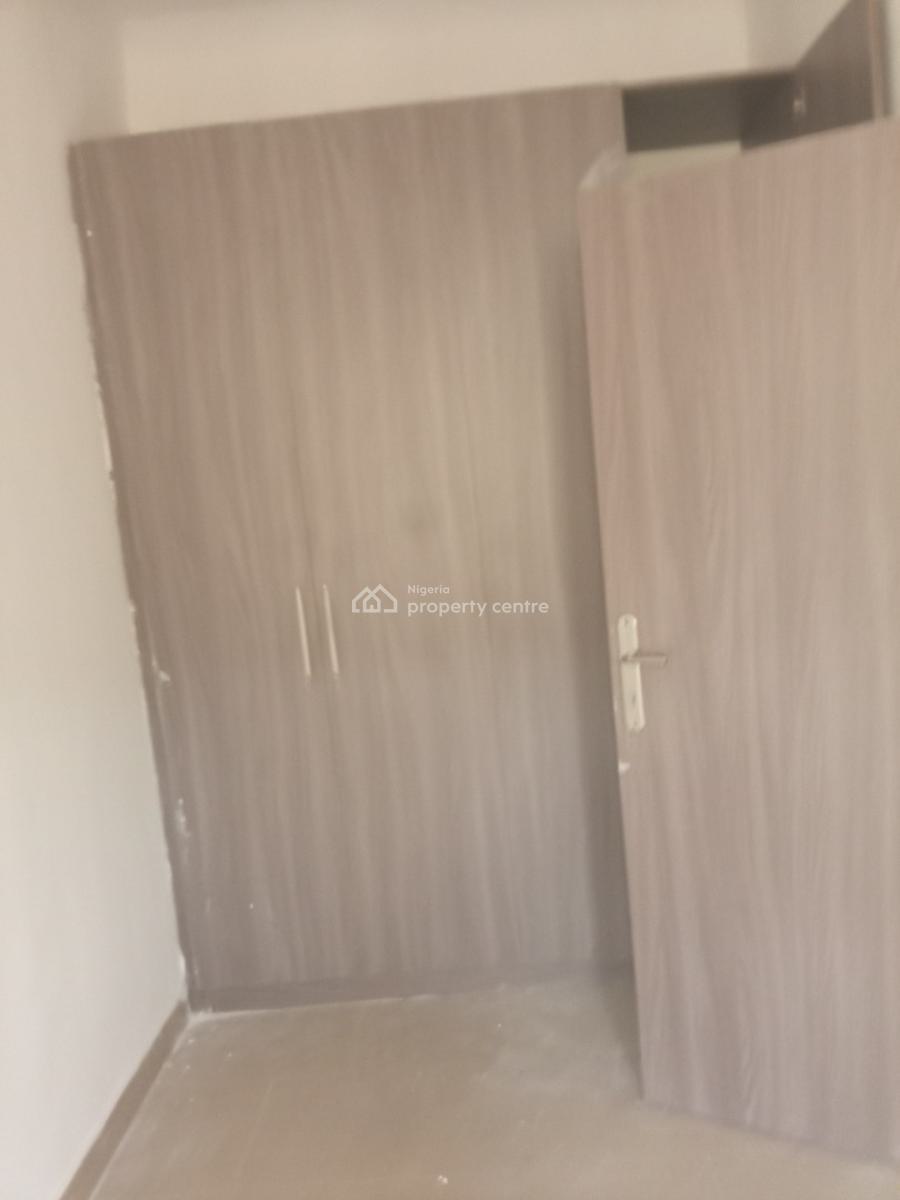 Spacious 2bedroom Flat in an Estate, Off Ogunlana Drive, Surulere, Lagos, Flat / Apartment for Rent