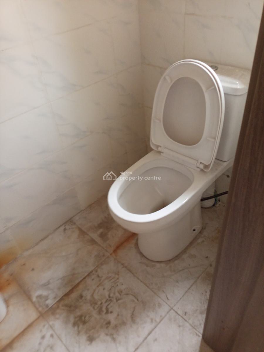 Spacious 2bedroom Flat in an Estate, Off Ogunlana Drive, Surulere, Lagos, Flat / Apartment for Rent