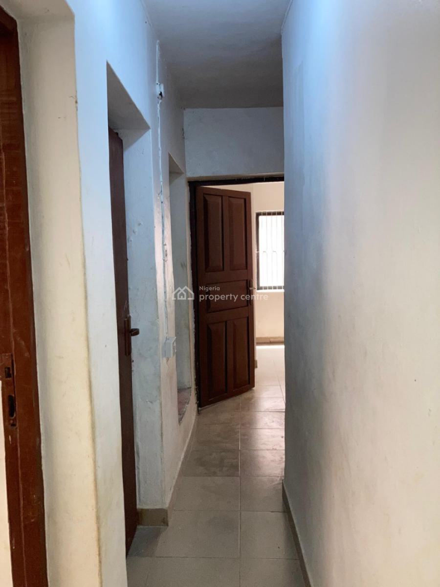 Beautiful Portable 2 Bedroom Flat in Inside an Estate, Gated Estate Off Otunba Street Ojodu Berger Lagos, Ojodu, Lagos, Flat / Apartment for Rent