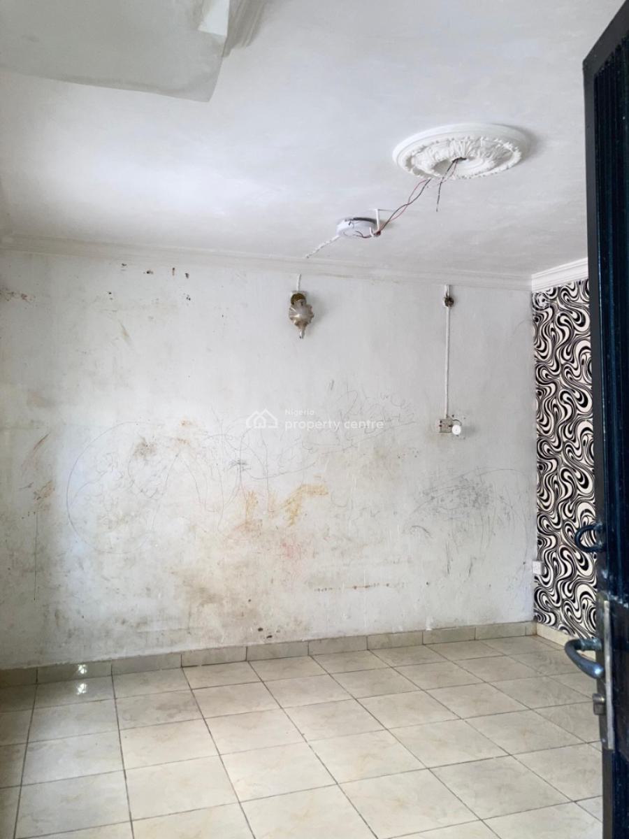 Beautiful Portable 2 Bedroom Flat in Inside an Estate, Gated Estate Off Otunba Street Ojodu Berger Lagos, Ojodu, Lagos, Flat / Apartment for Rent