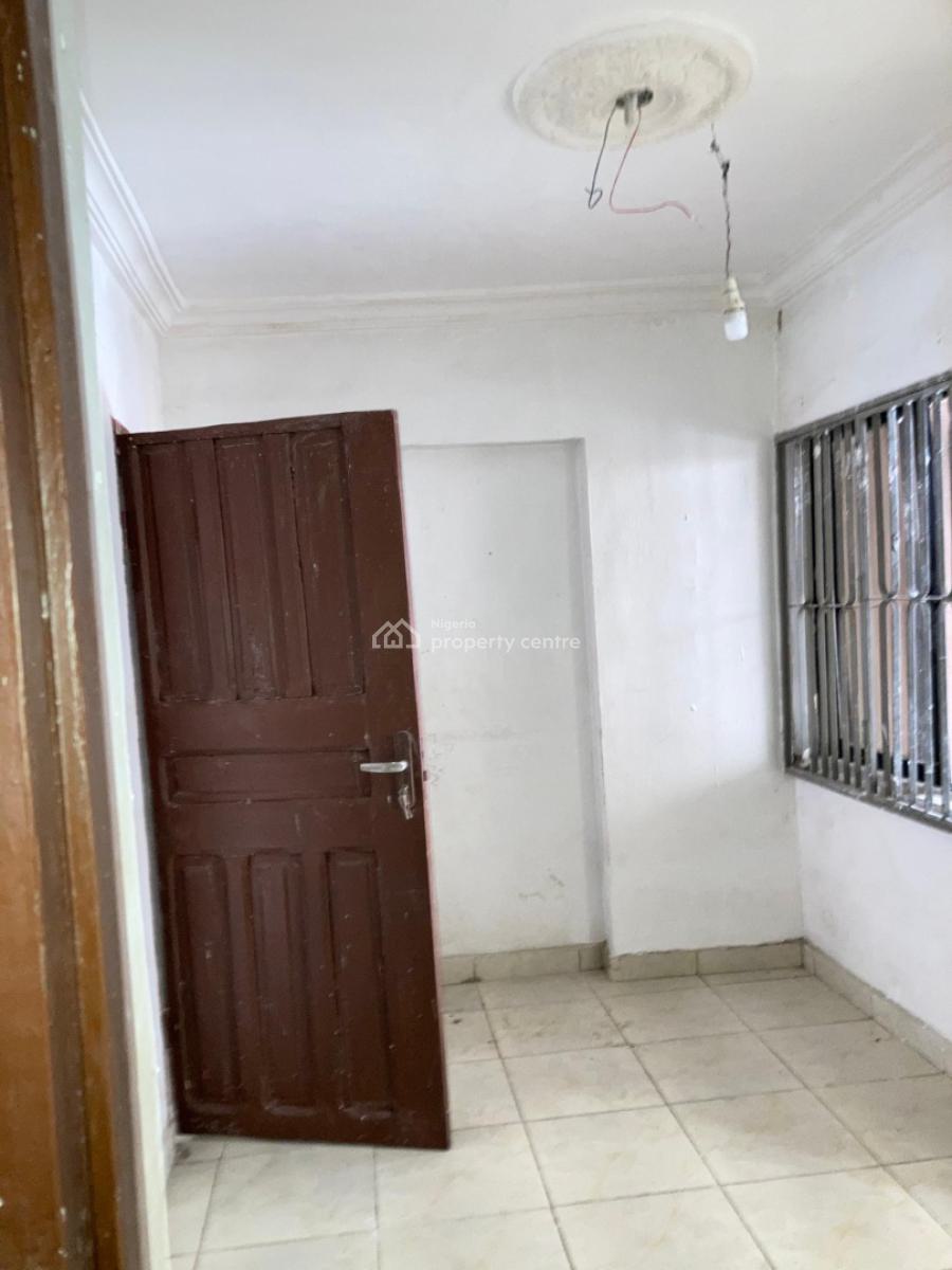 Beautiful Portable 2 Bedroom Flat in Inside an Estate, Gated Estate Off Otunba Street Ojodu Berger Lagos, Ojodu, Lagos, Flat / Apartment for Rent