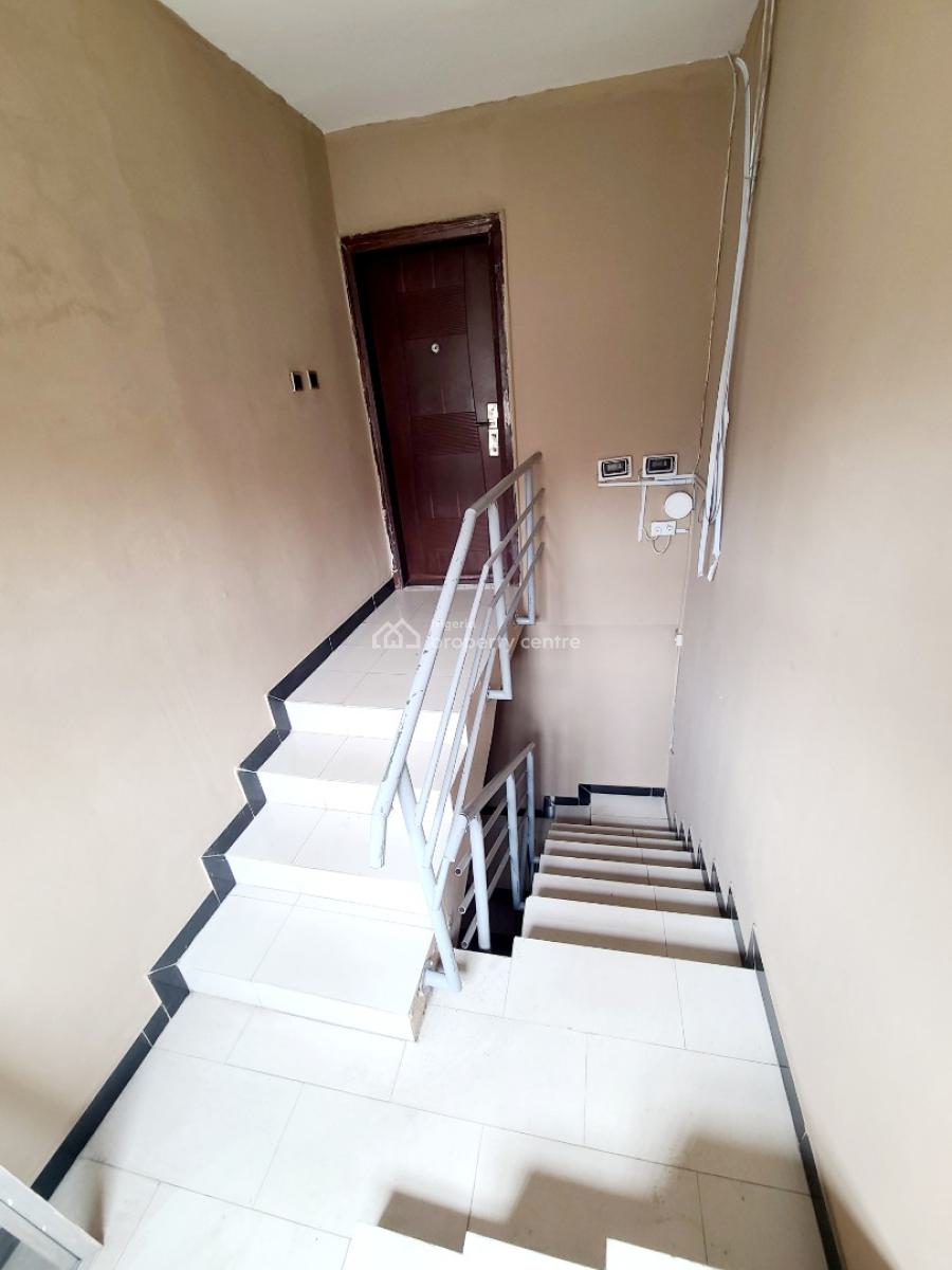 Newly Renovated 2 Bedroom Flat_ Upstairs, Osapa London Estate, Osapa, Lekki, Lagos, Flat / Apartment for Rent