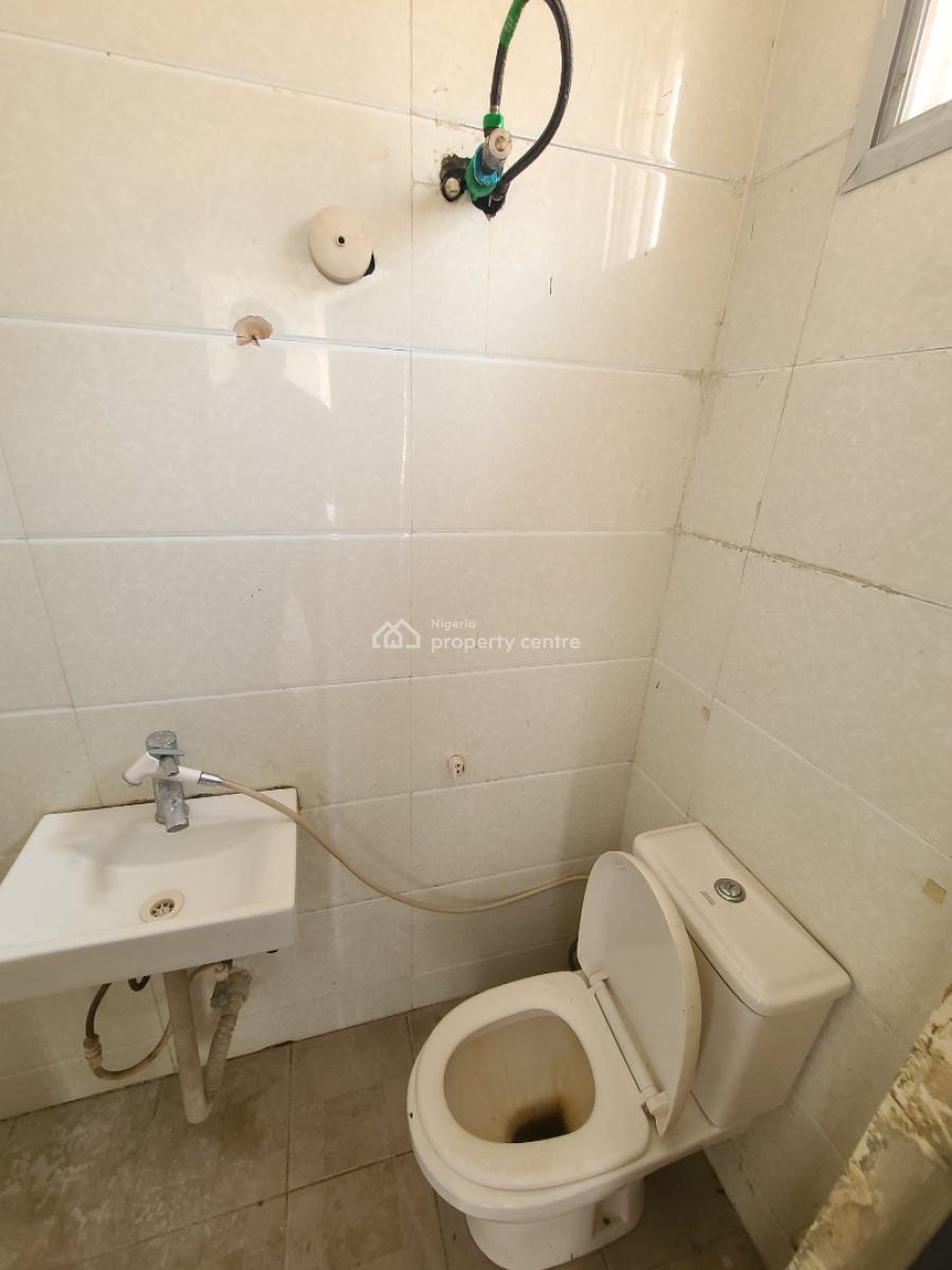 Newly Renovated 2 Bedroom Flat_ Upstairs, Osapa London Estate, Osapa, Lekki, Lagos, Flat / Apartment for Rent