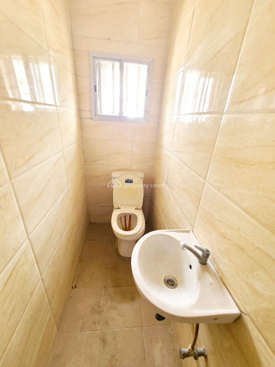 Newly Renovated 2 Bedroom Flat_ Upstairs, Osapa London Estate, Osapa, Lekki, Lagos, Flat / Apartment for Rent